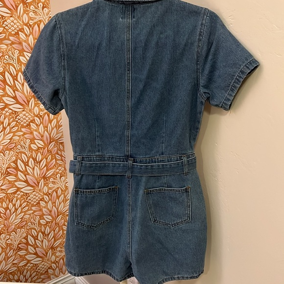 Polly denim belted shorts jumper - EUC - size 4 - Picture 5 of 8